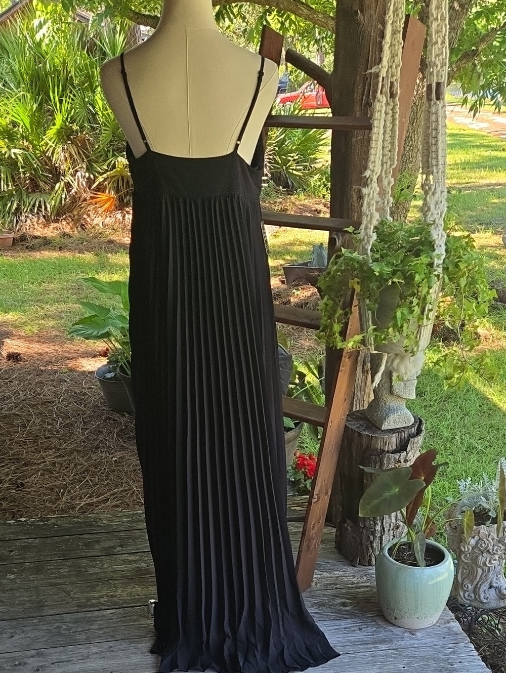 Express Black Empire Waist Pleated Lower Maxi Dress Size Medium - Picture 6 of 11